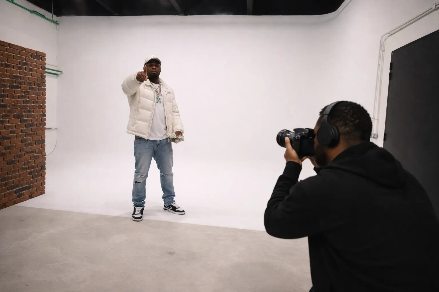 STUDIO PHOTO / VIDÉO – CYCLORAMA FOND BLANC 67 m²